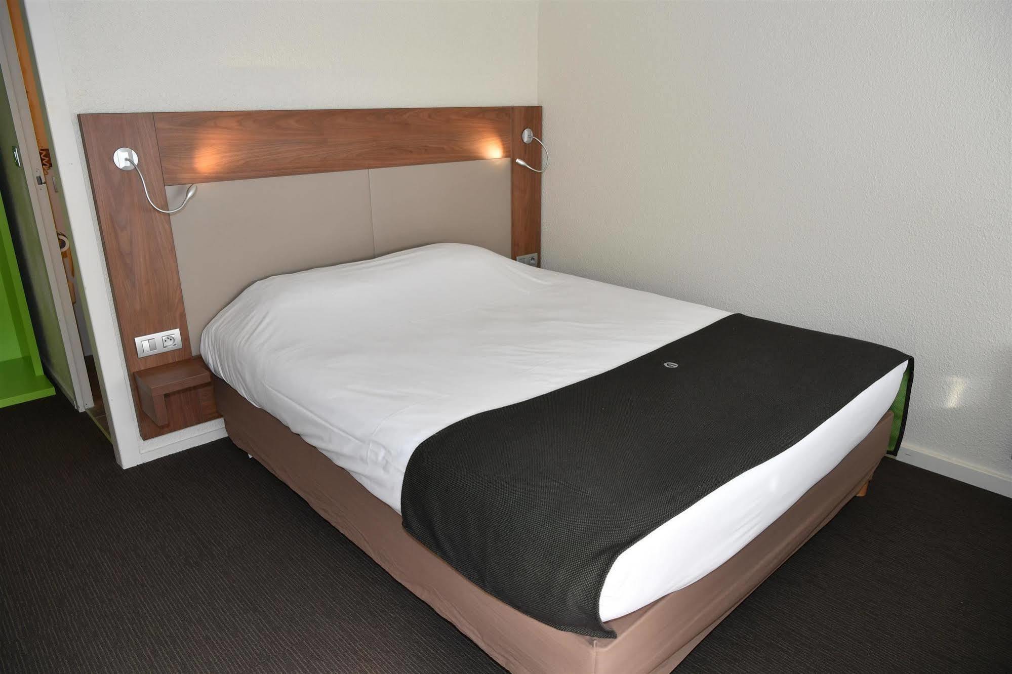 Kyriad Direct Metz Nord - Woippy Bagian luar foto